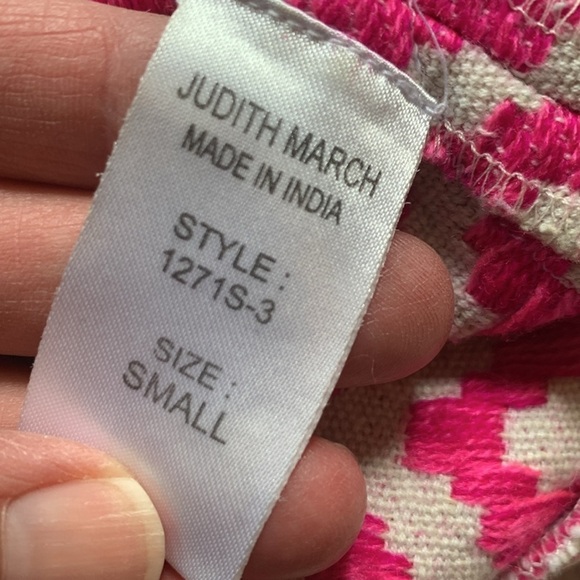 Judith March sz S pink and white embroidered elastic waist shorts with bird - Picture 5 of 6